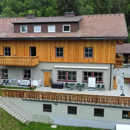 Alpen Salzburg Apartment Lessach